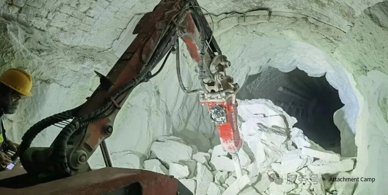 Hydraulic Breakers Hydraulic Breakers