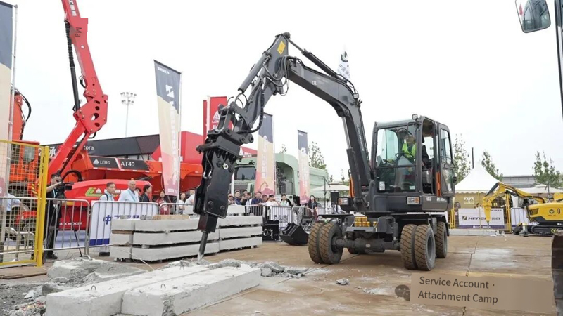 Hydraulic Breakers Hydraulic Breakers